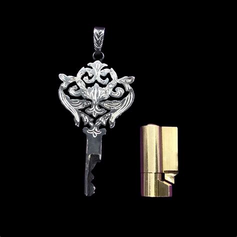 Le Baroque chastity key with cylinder lock 